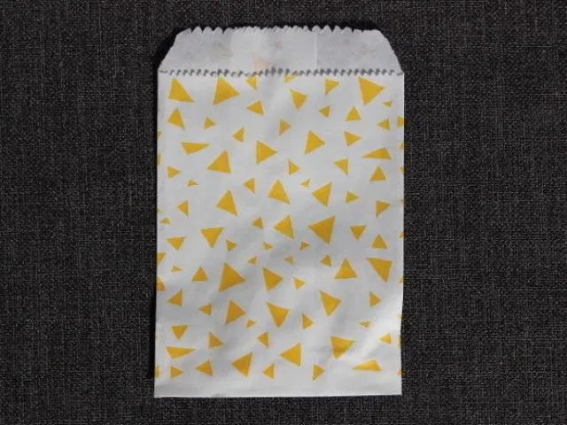 25 mini patterned paper bags