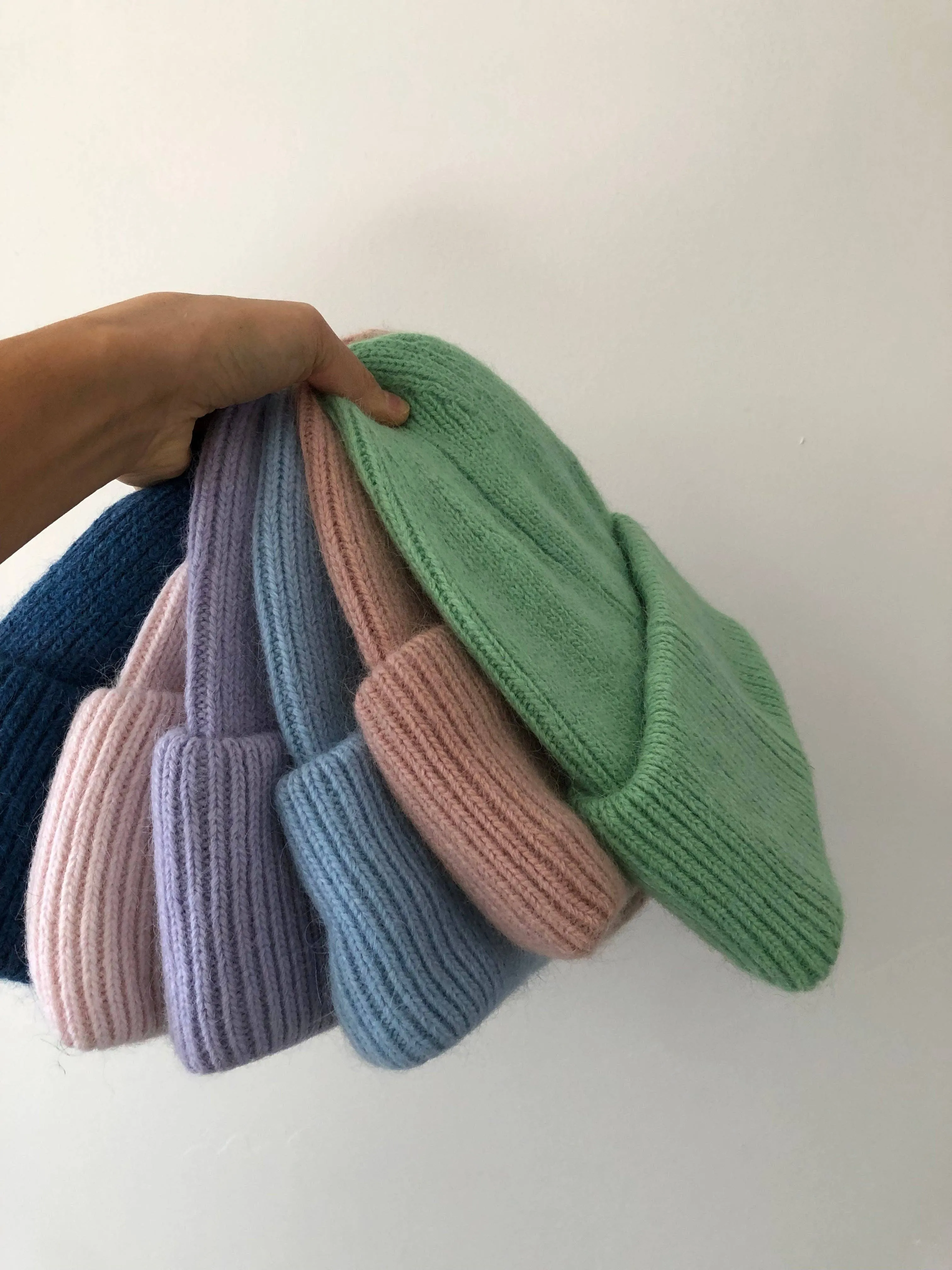 BILLY BAMBOO ROYAL ANGORA WOOL BEANIE - snow pastel