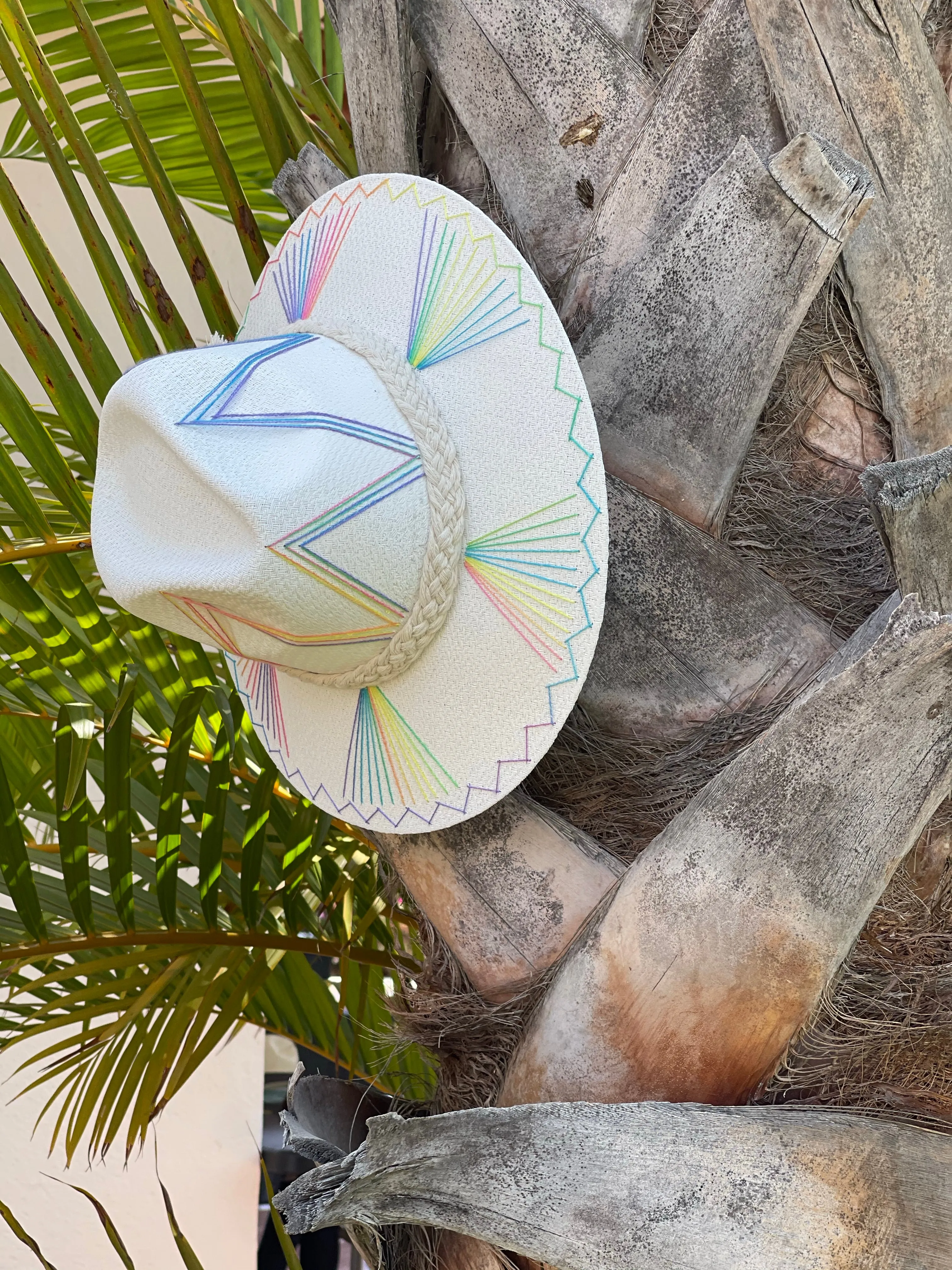 Exclusive Rainbow Hat by Corazon Playero