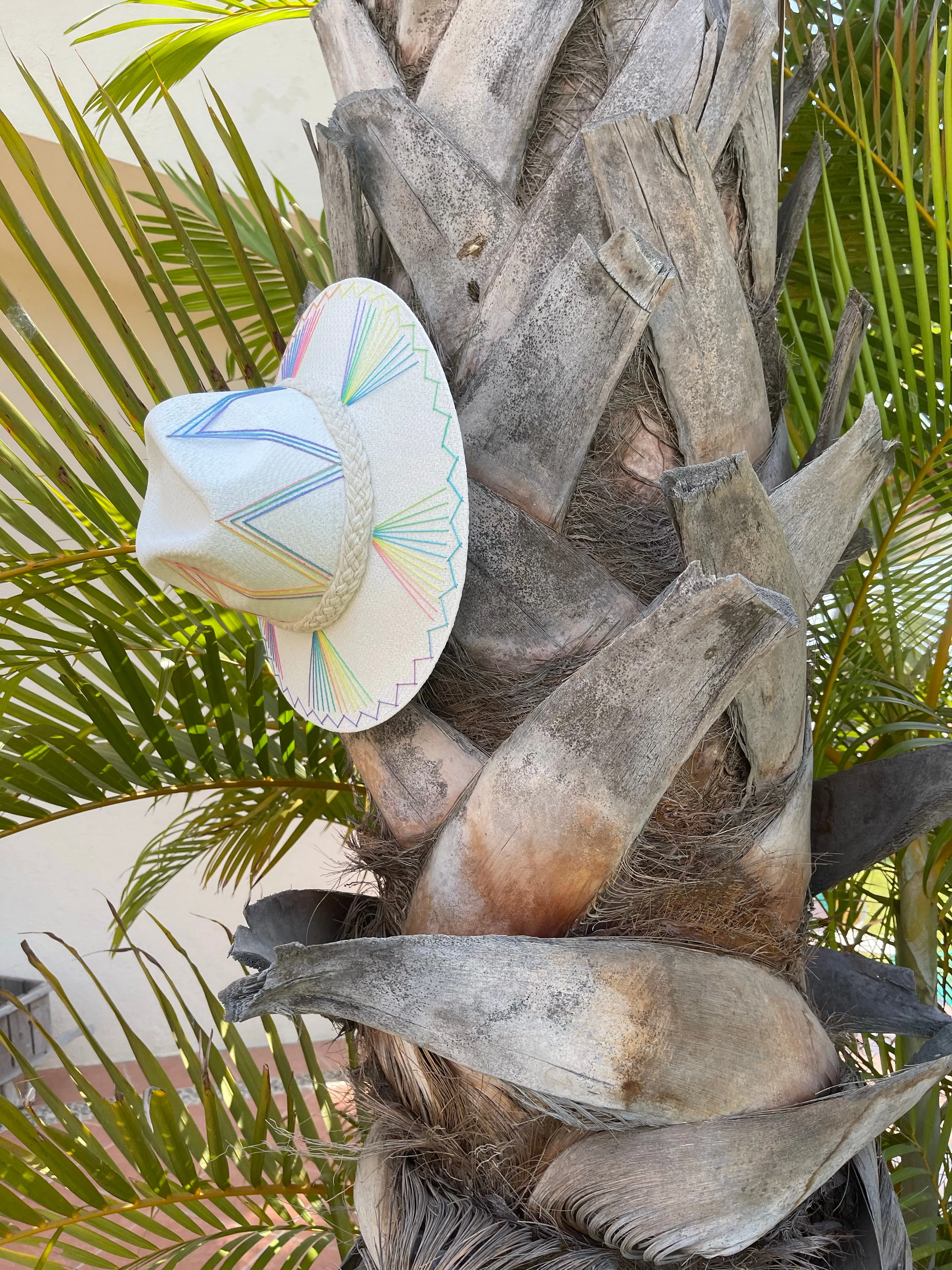 Exclusive Rainbow Hat by Corazon Playero