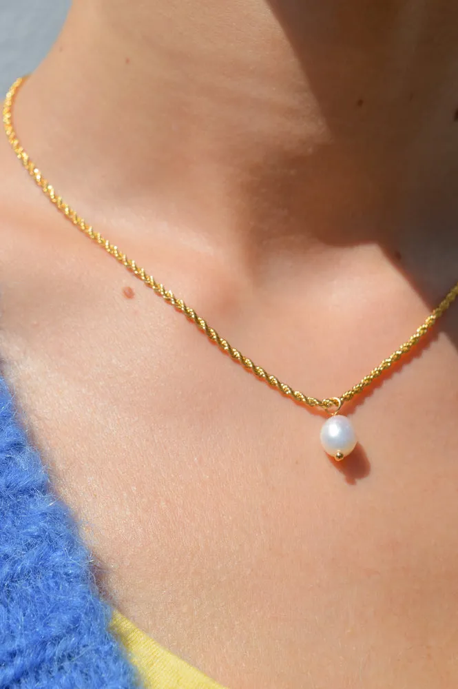 White Freshwater Pearl Twisted Chain Necklace